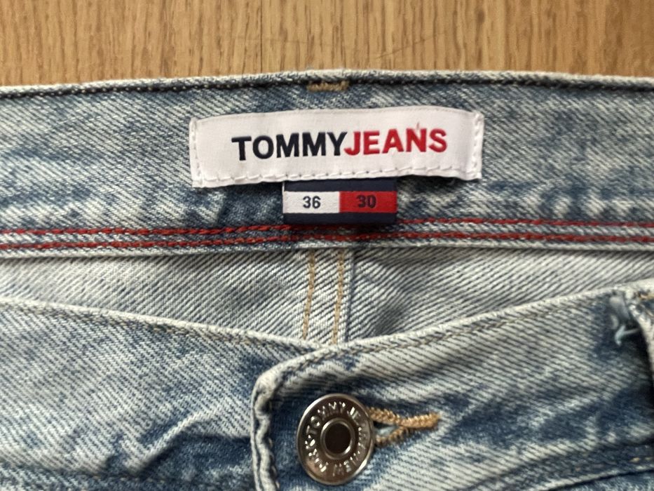 Tommy Hilfiger Relaxed Fit W36