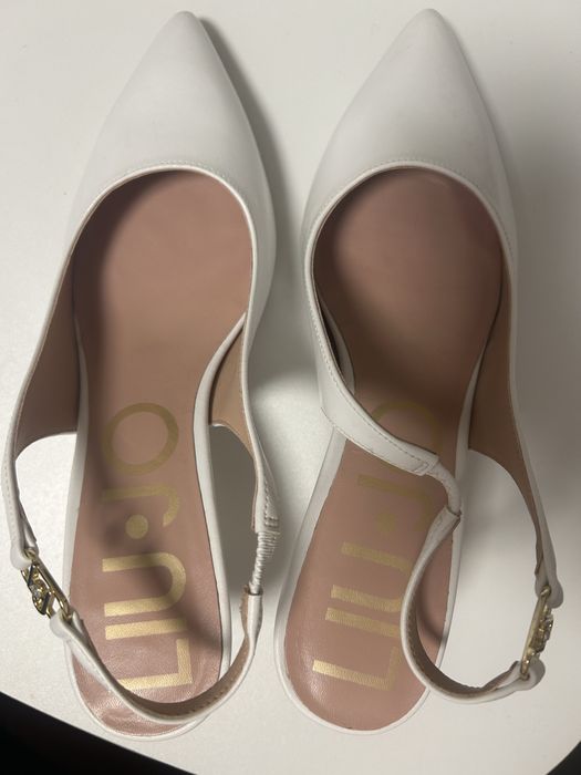 Liu Jo кожени обувки, остър връх, 38