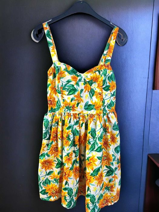 Дамска рокля на цветя