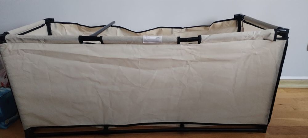 Cușcă  făcută din suport metalic