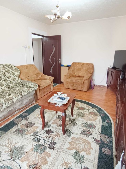 Apartament 3 camere,etaj 4