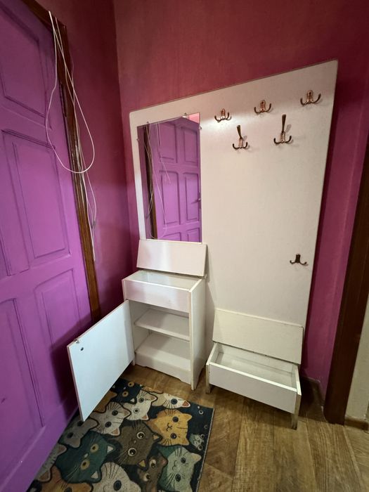 Шкаф вешалка в прихожую
