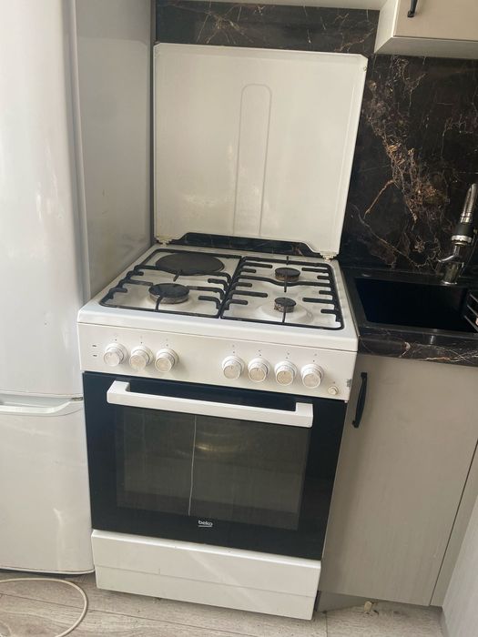 Газ-плита с духовкой Beko