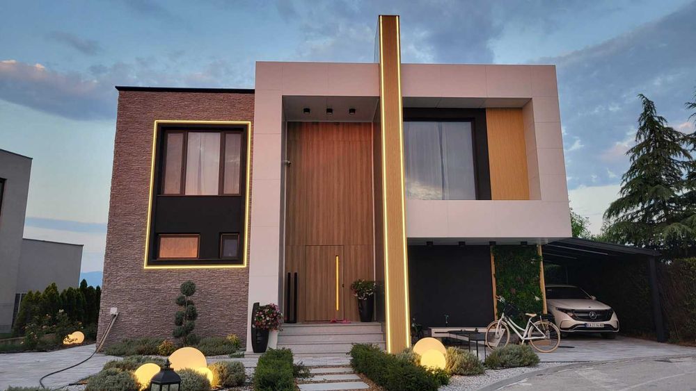 Продава се Къща в с. Радиново, Област Пловдив - 430 кв.м за 2094 €/кв.м - Снимка #2