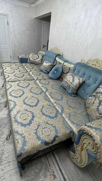 Продаётся диван.