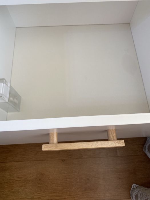 Тумбочка прикроватная