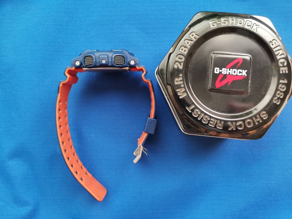 НОВА ЦЕНА Часовник Casio G-shock GA100L-2A