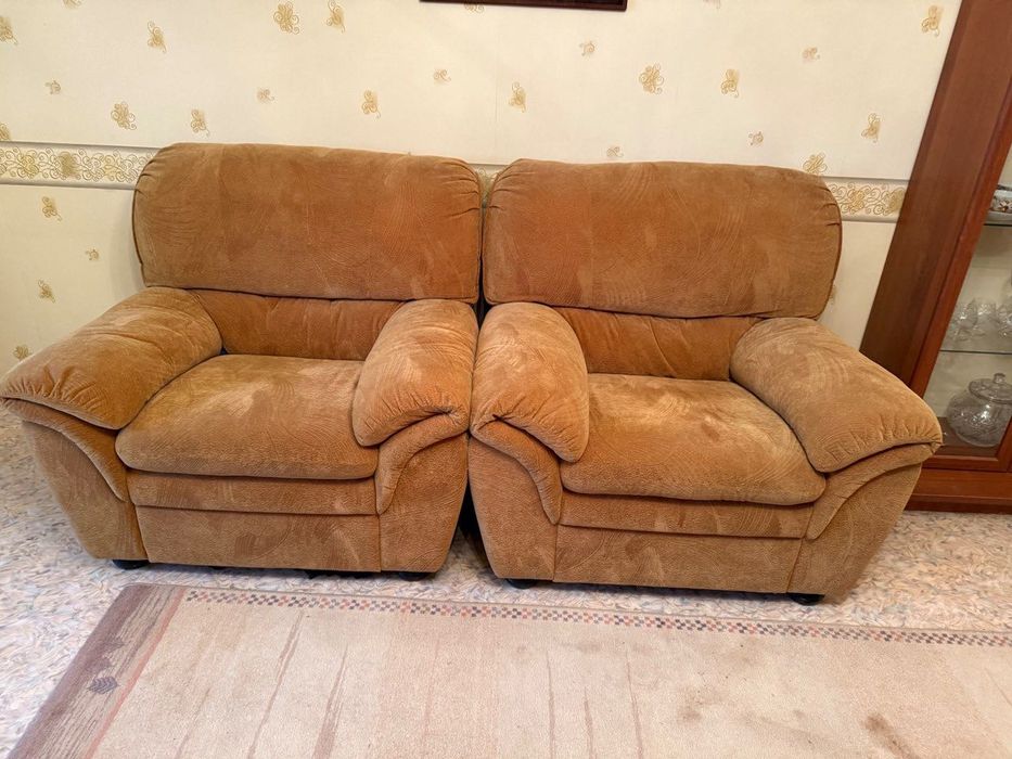 Продается Диван-кровать и два кресла