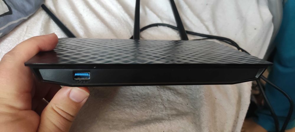 Router Asus RT-N18U 600Mbps High Power 3 Antene, 4xGigabit, USB3.0,