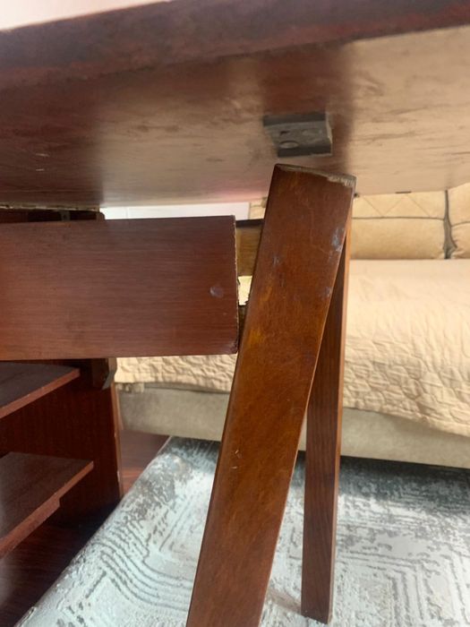 Продам стол книжку