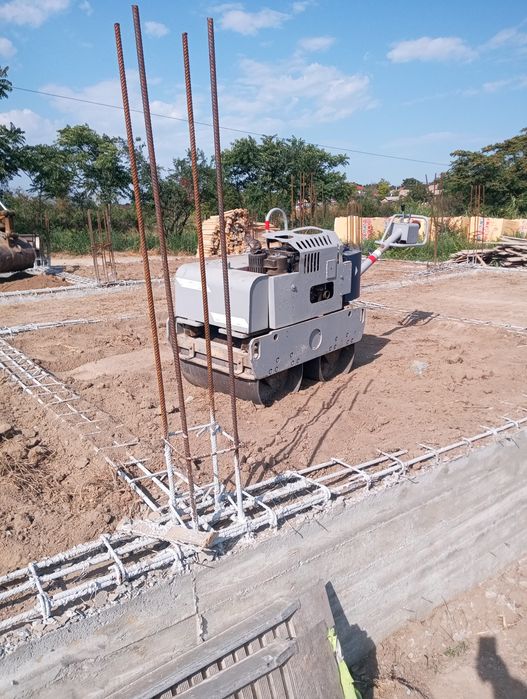 Cu deservent cilindru compactor fundații case, vile,tot județul