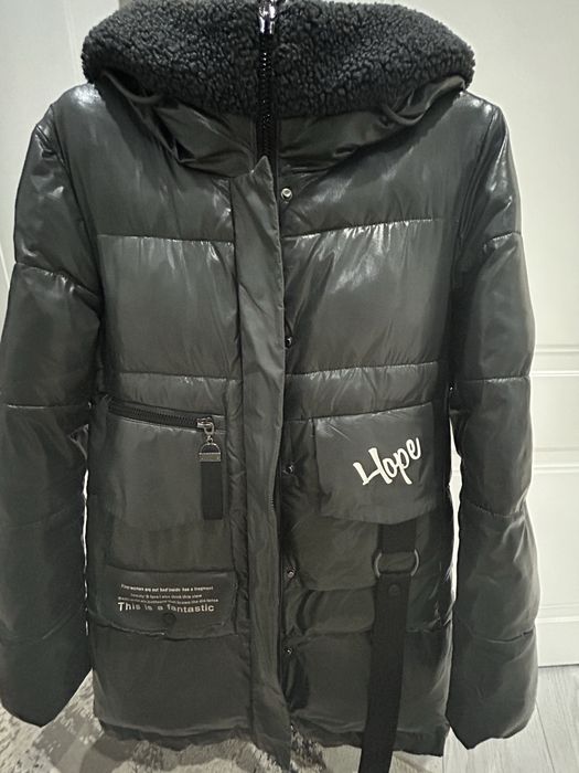 Продаю зимнии пуховик