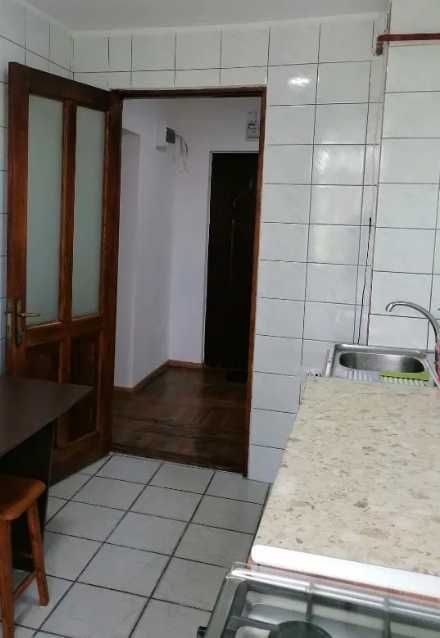 Дава се под наем Тристаен апартамент в Пловдив, Център - 72 кв.м за 249.9 € - Снимка #2