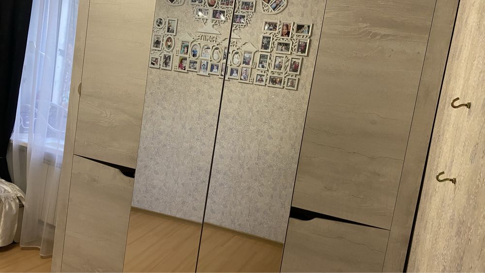 Продам двухспальную мебель