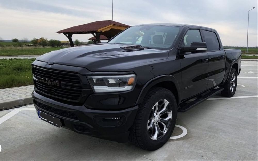 Dodge RAM Autoutilitară 1500 Laramie V8 HEMI 4x4