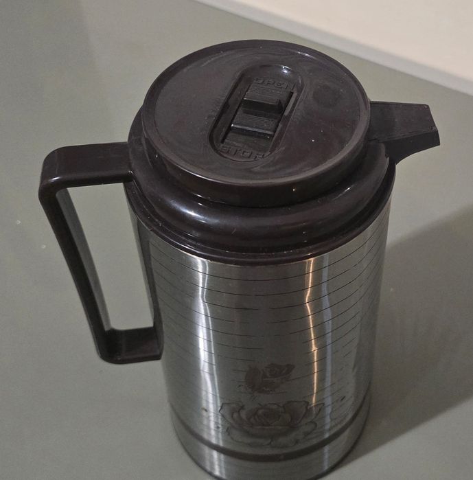 Titlu: Termos din inox pentru cafea / ceai
