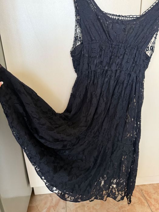 Дантелена черна рокля М