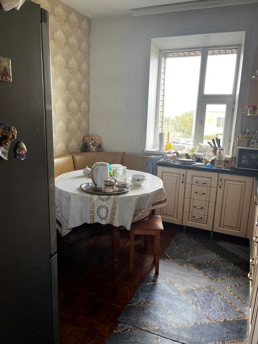 Продам двух этажный дом