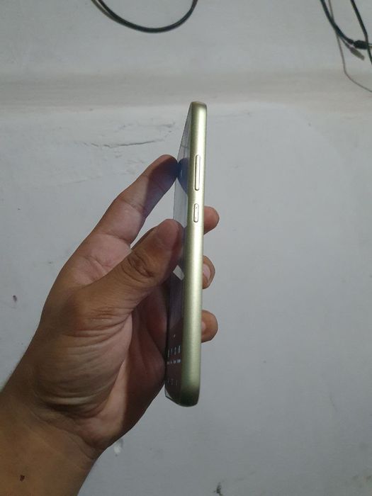 Samsung a34 5G sotiladi holati idial 8ga 256