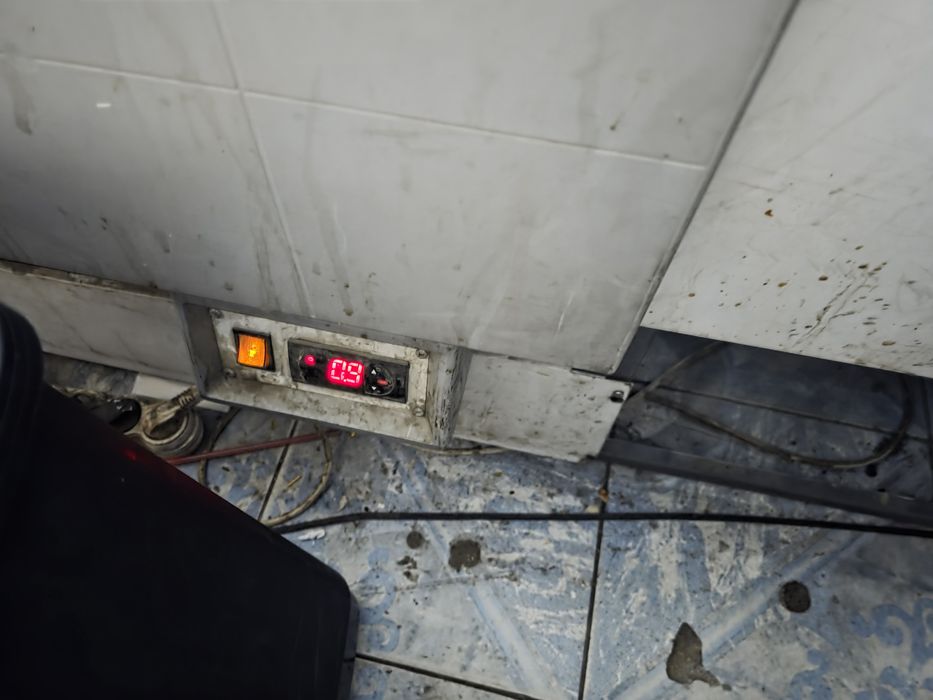 Витринный холодильник