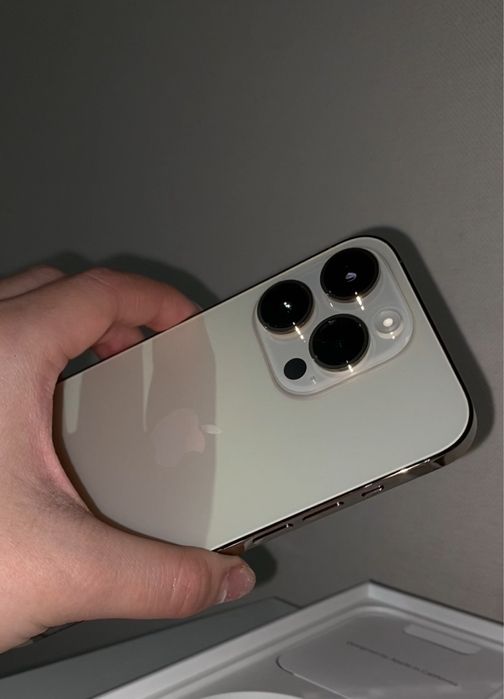Продам iphone 14 pro