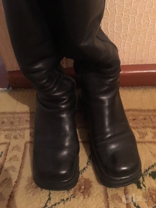 Продам женские сапоги