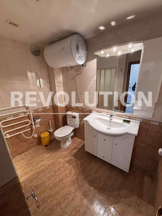 Дава се под наем Тристаен апартамент в Пловдив, Център - 94 кв.м за 661.98 € - Снимка #6