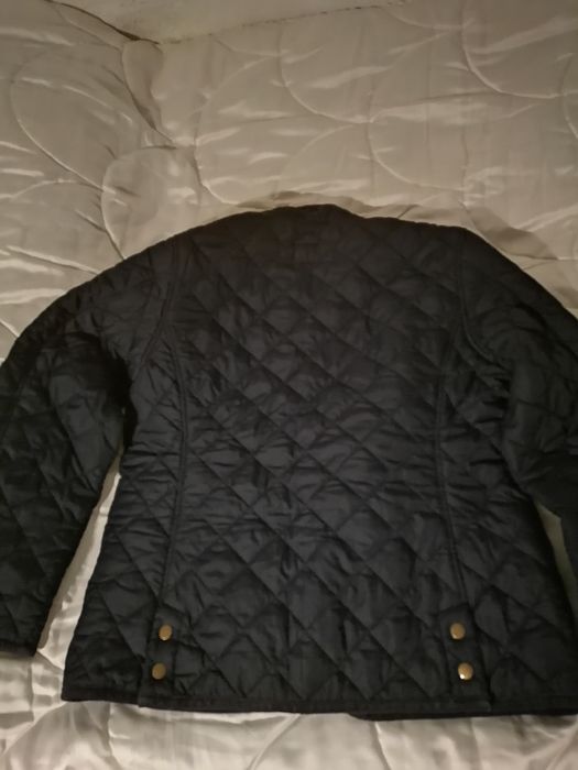 Продавам дамско яке "GANT"