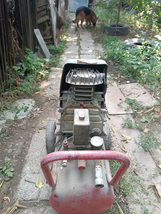 Продам компрессор б.у