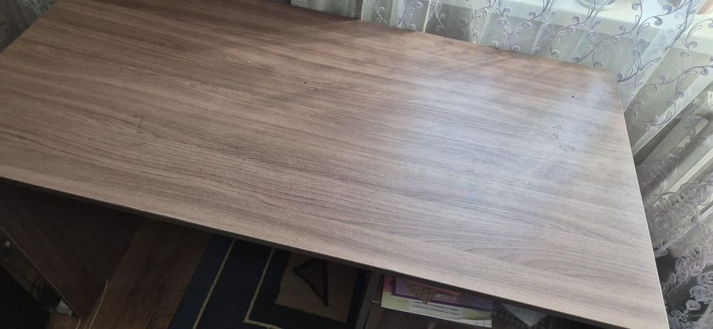 Продам  стол школьный