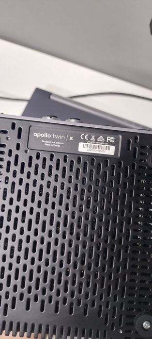 Продам Universal Audio Apollo Twin x