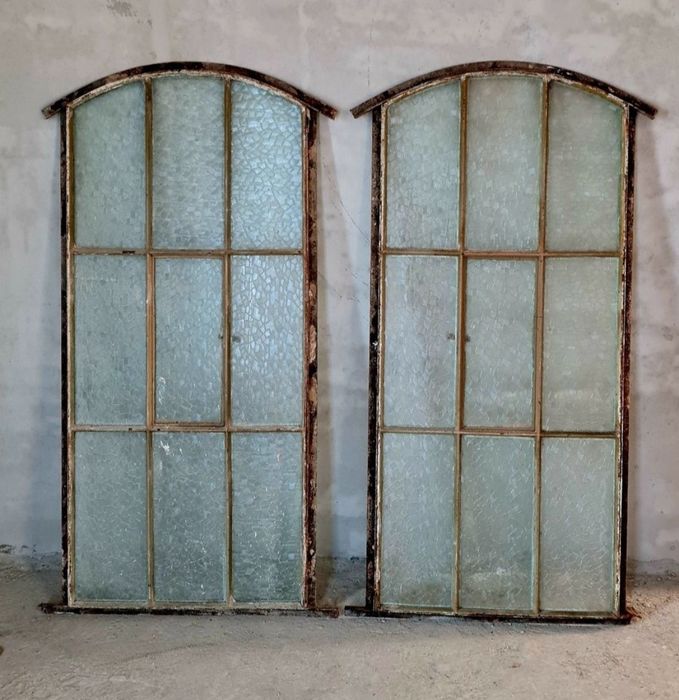 Ferestre lemn-vechi.Model deosebit