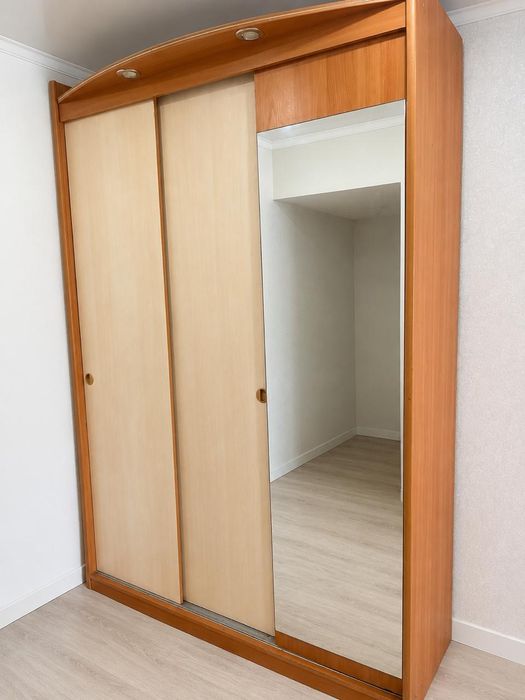 Шкаф  плательный
