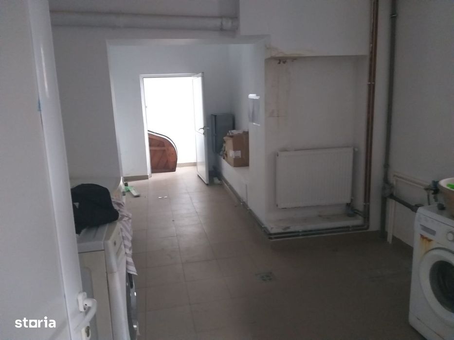 Spațiu comercial de închiriat, 700 mp- Targoviste- zona Sagricom