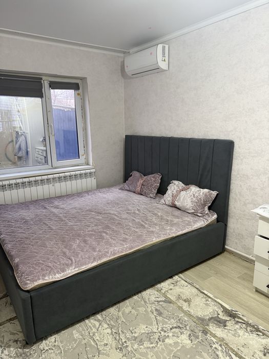 Продам кровать с матрасом