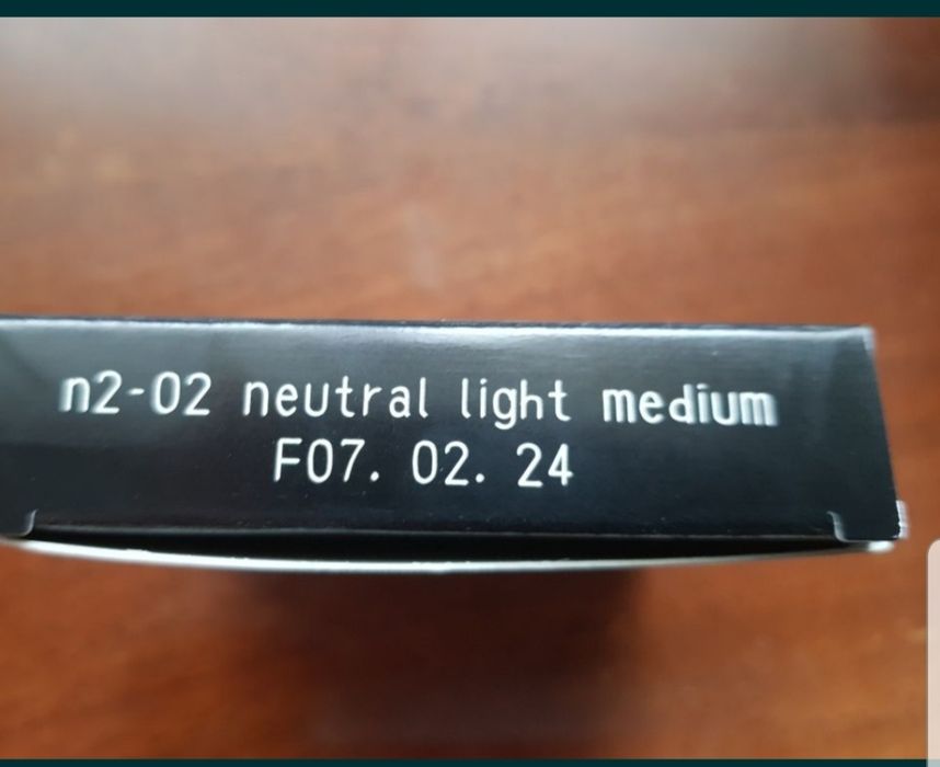 Avon Pudră compactă nuanța Neutral light medium