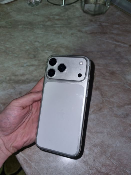 Iphone 17 Promax 256GB Silver sotiladi