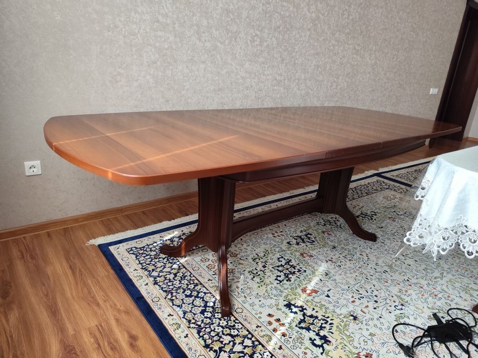 Стол для гостиной