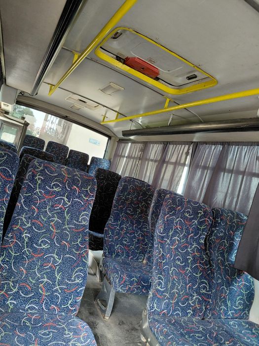 Isuzi avtobus sotiladi.
