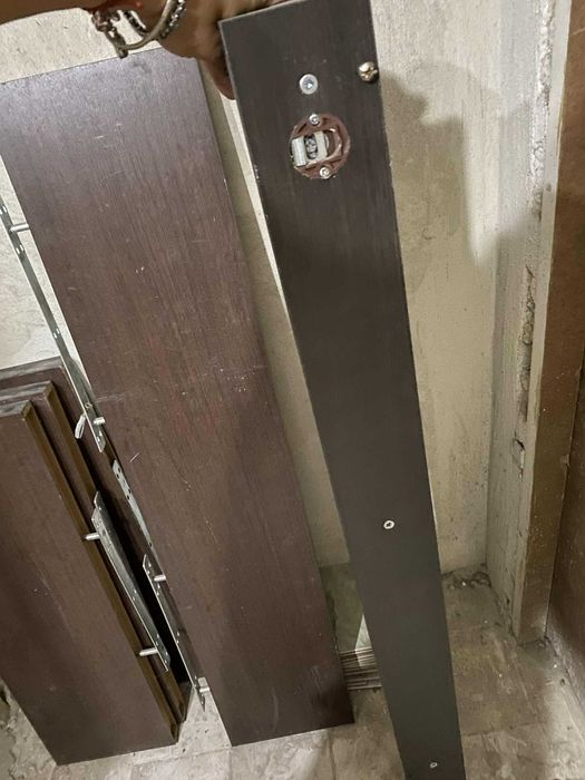 Рафтове, стелажи,етажерки за монтиране на стена 3 малки, 2 големи