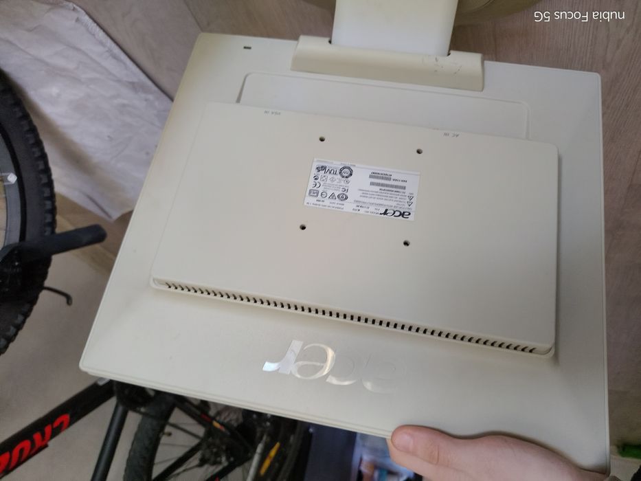 Продам мониторы в отличном состоянии