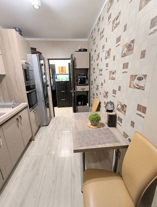 Închirierez apartament 2 camere