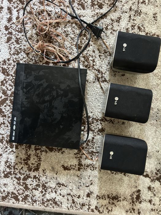 2 seturi de sateliti Pioneer 75w 6 ohmi si LG 60w 6ohm +Mp3 player/DVD