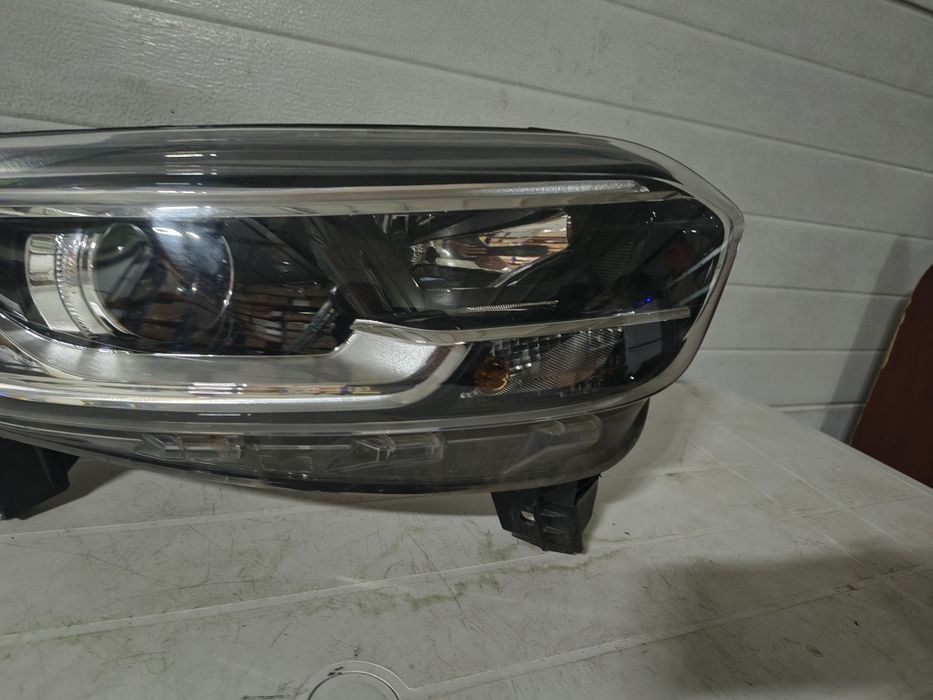 Far dreapta Renault kadjar cod 260104607R
