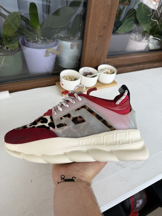 Versace chain reaction