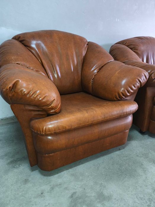 2 фотьойла от изкуствена кожа