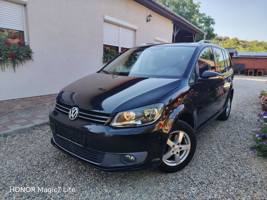 Volkswagen Touran Style 1.6 tdi E5 an 2012 Navigație Climatronic