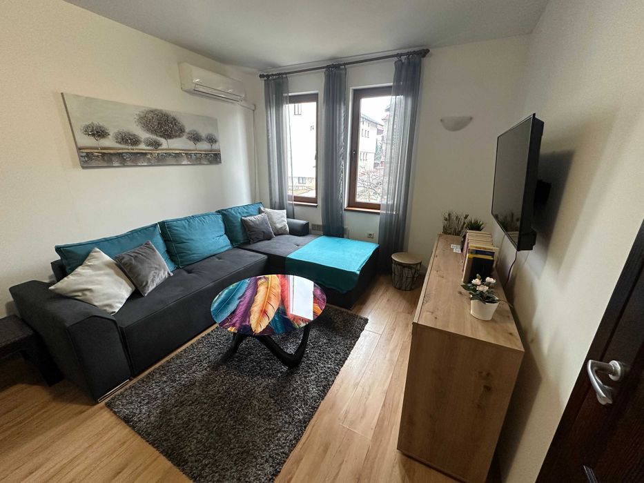 Тристаен апартамент под наем на отлична локация в Банско