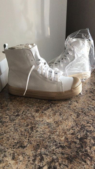 Продам кожаную обувь женскую