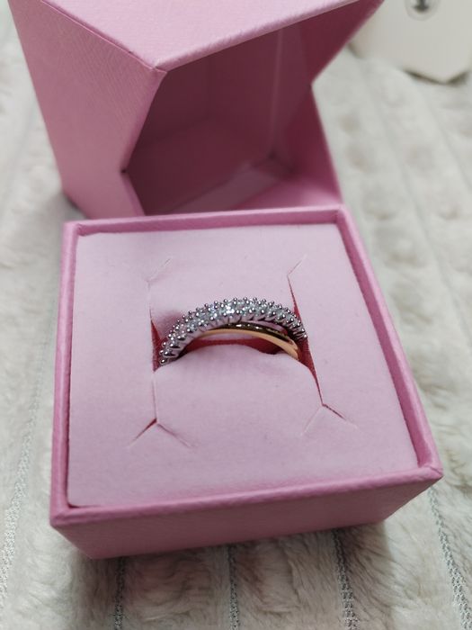 Inel Swarovski Hyperbola
Model cu un orname